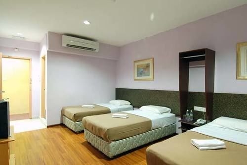 Aristo Hotel Putatan Кота Кинабалу Екстериор снимка