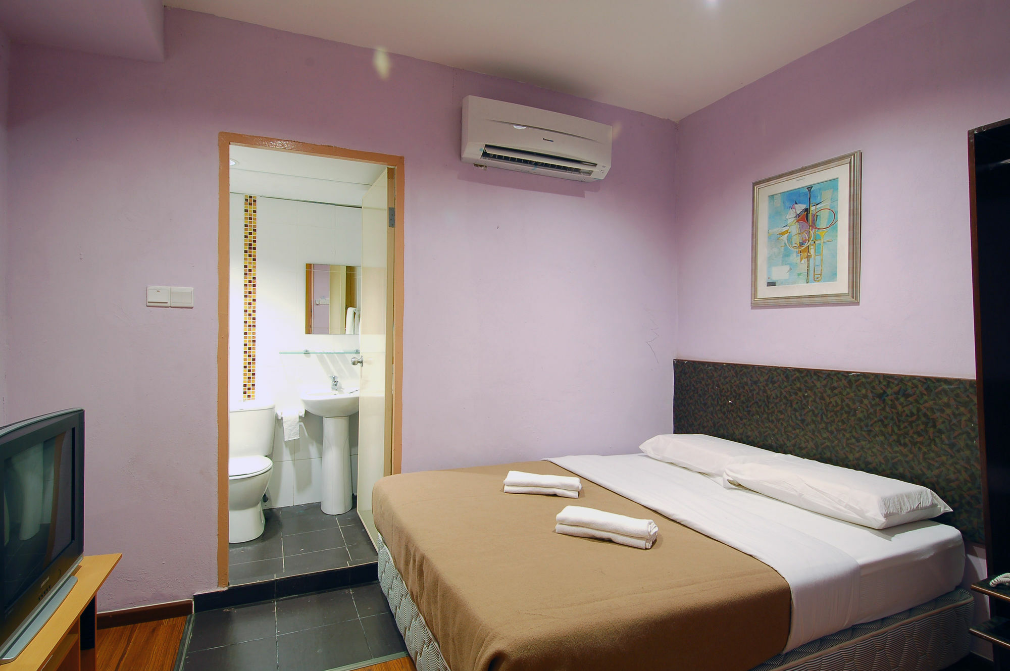 Aristo Hotel Putatan Кота Кинабалу Екстериор снимка